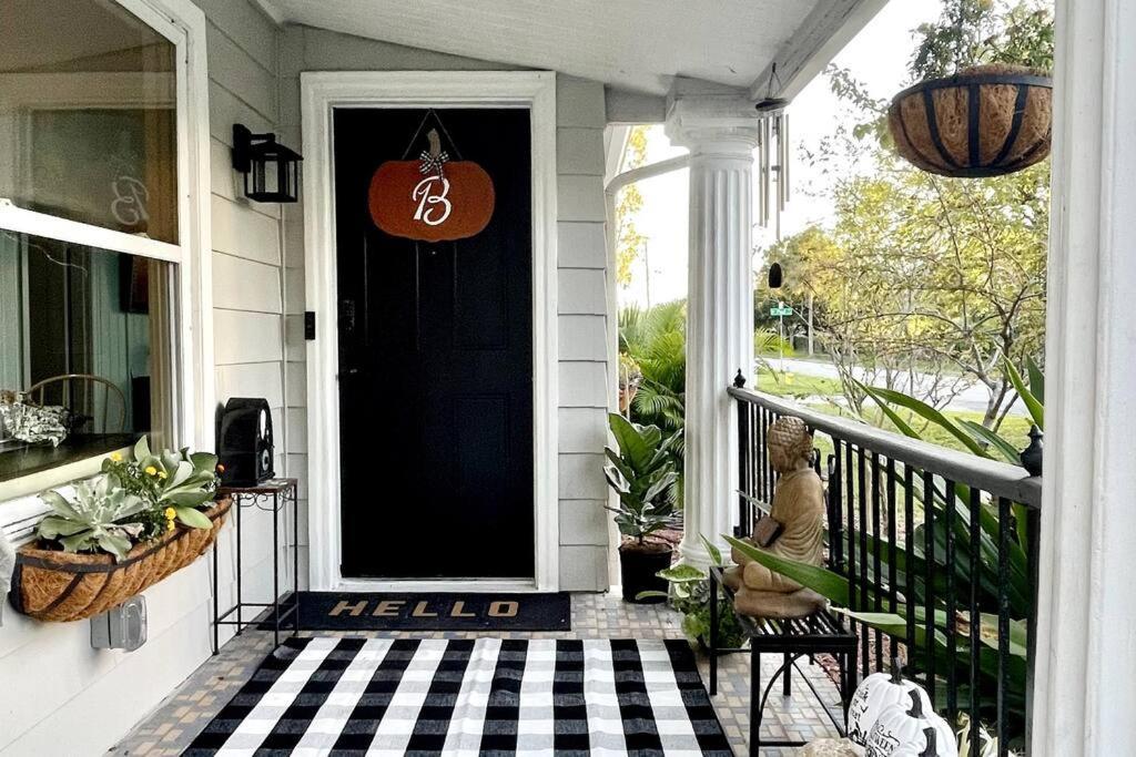 Cozy Sanctuary Minutes From The Bay And Beaches Tampa Exterior photo